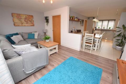 14 Bellflower Road, Grimsby, DN33 3AZ