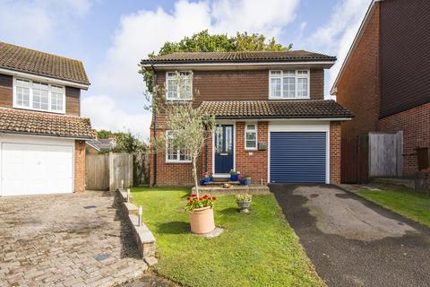 36 Cuckoo Drive, Heathfield, TN21 8AR
