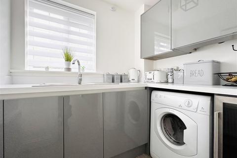 23 Bradgate Close, Narborough, Leicester, LE19 3EG