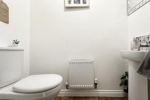 23 Bradgate Close, Narborough, Leicester, LE19 3EG
