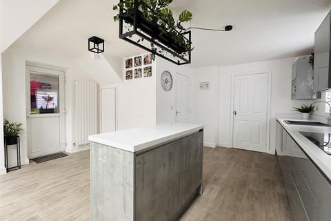 23 Bradgate Close, Narborough, Leicester, LE19 3EG