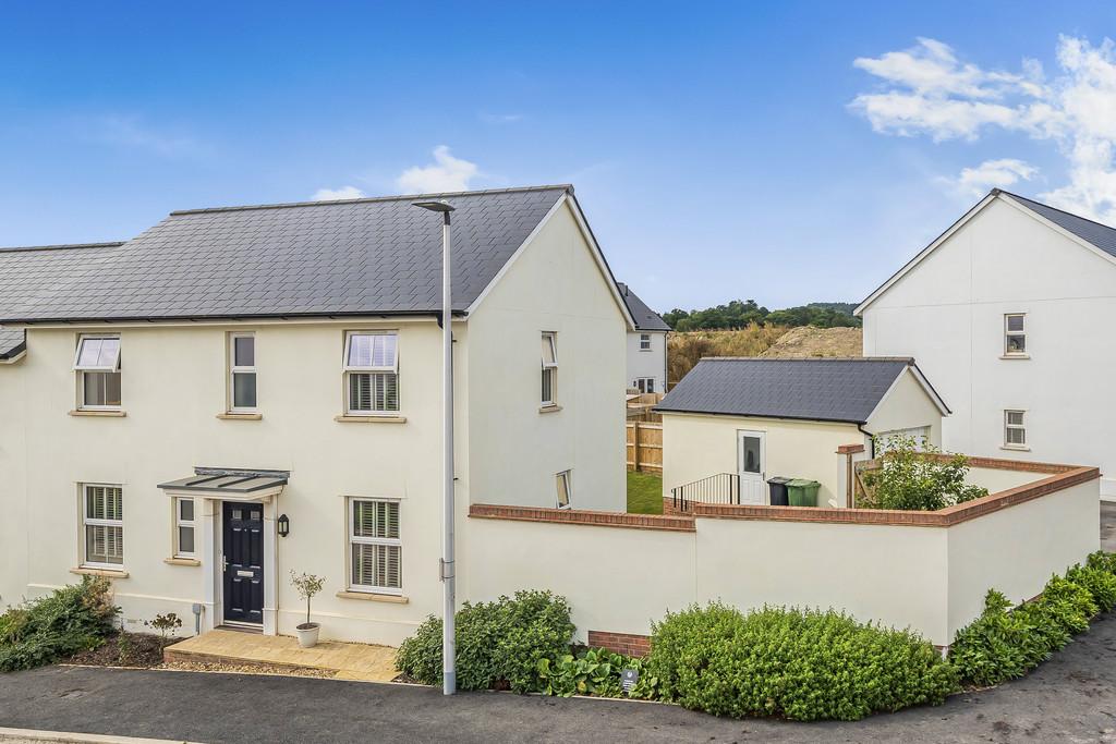 Front to Side of Property