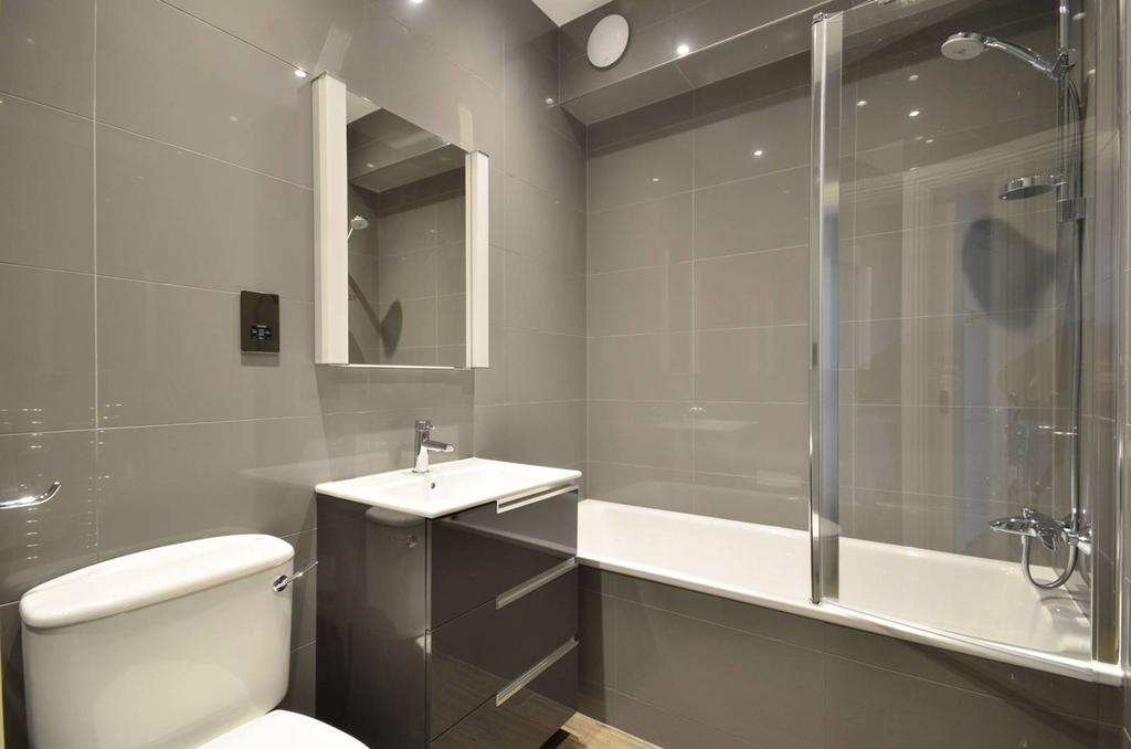 Dawes Road, Fulham Broadway, London, SW6 1 bed flat to rent £3,034 pcm (£700 pw)