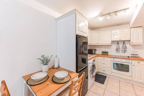 1 bedroom flat for sale, Queens Gate, Kensington, London, SW7