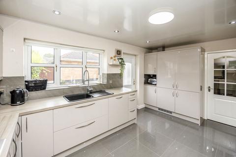 4 bedroom detached house for sale, Picton Way, Huddersfield HD5