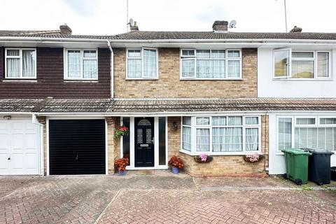 4 bedroom terraced house for sale, Cedar Drive, Dartford DA4