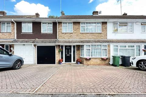 4 bedroom terraced house for sale, Cedar Drive, Dartford DA4