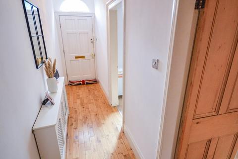 3 bedroom end of terrace house to rent, Wellington Place, Altrincham