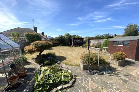 3 bedroom detached bungalow for sale, Magnolia Avenue, Margate