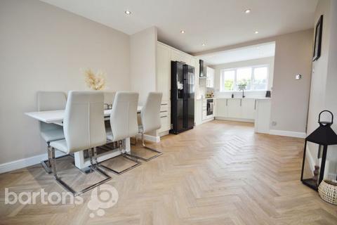 19 Fairfield Close, Bramley, Rotherham, S66 3YX