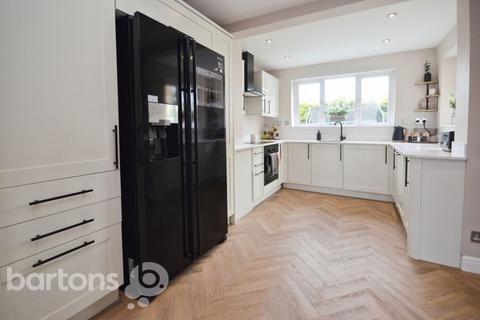 19 Fairfield Close, Bramley, Rotherham, S66 3YX