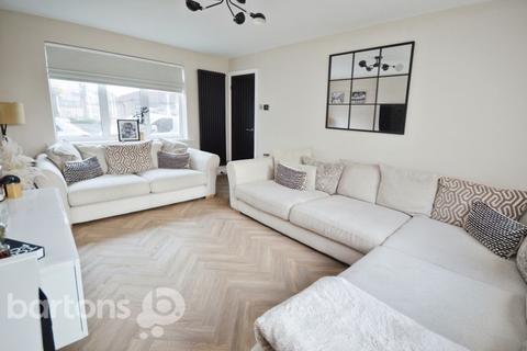 19 Fairfield Close, Bramley, Rotherham, S66 3YX