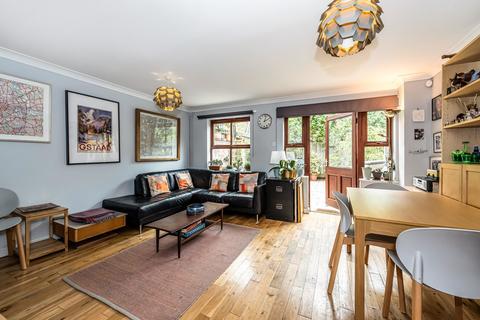 3 bedroom end of terrace house for sale, Louisa Close, London E9