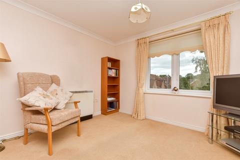 1 bedroom flat for sale, London Road, Redhill, Surrey