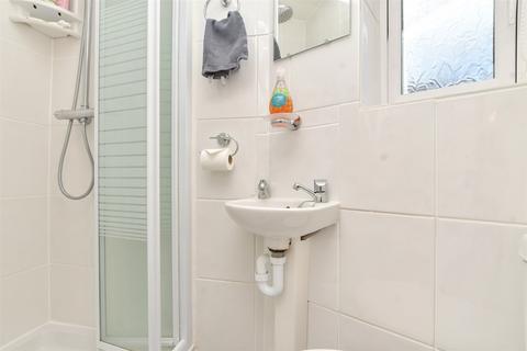 65 Orchard Close, Fetcham, Leatherhead, KT22 9JB