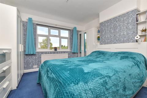 65 Orchard Close, Fetcham, Leatherhead, KT22 9JB