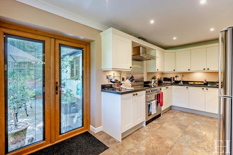 1 The Granaries, Tuddenham, Ipswich, IP6 9BW