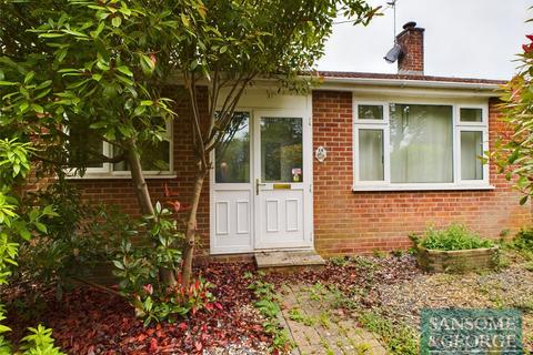 2 bedroom bungalow for sale, Elmhurst, Tadley, Hampshire, RG26