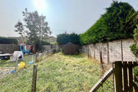 1 bedroom cluster house for sale, Mees Close, Barton Hills, Luton, Beds, LU3 4AZ