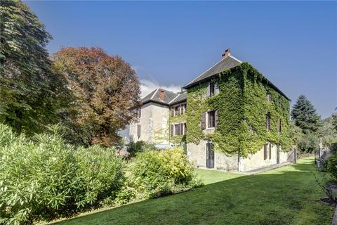 11 bedroom house, Serrieres En Chautagne, Chateau Dorlié