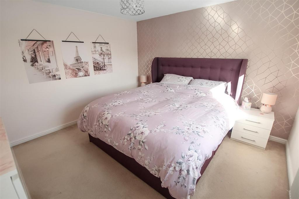 Bedroom One (2).jpg