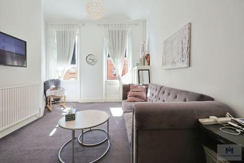 1 bedroom flat for sale, Nevern Square, Kensington And Chelsea, SW5