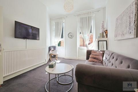 1 bedroom flat for sale, Nevern Square, Kensington And Chelsea, SW5