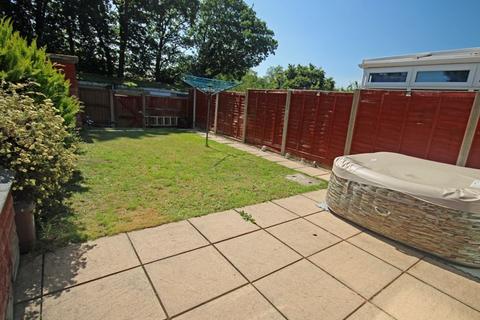 52 Windsor Way, Alderholt, Fordingbridge, SP6 3BN