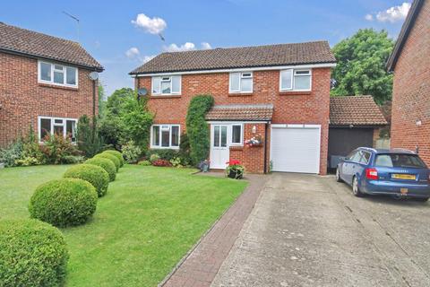 31 Avon Meade, Fordingbridge, SP6 1QR