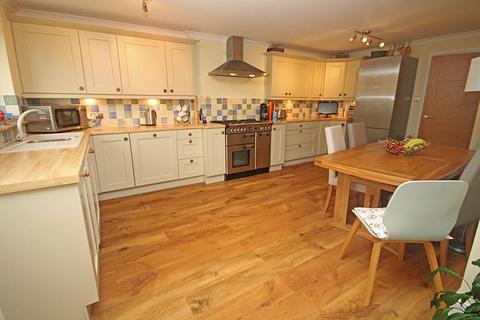 31 Avon Meade, Fordingbridge, SP6 1QR