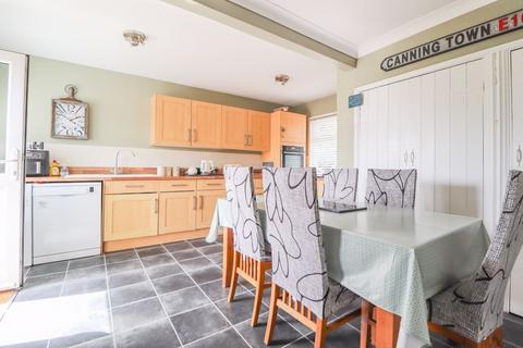 4 bedroom chalet for sale, Clarence Road, Benfleet