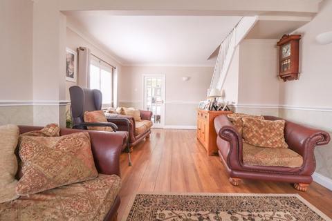 4 bedroom chalet for sale, Clarence Road, Benfleet