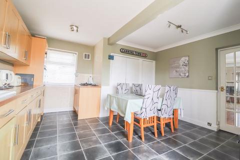 4 bedroom chalet for sale, Clarence Road, Benfleet