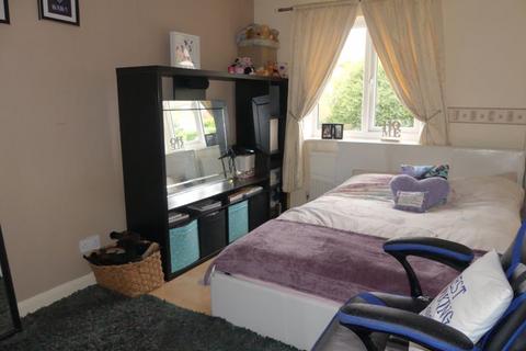 19 Lower Dingle, Oldham, OL1 4PB