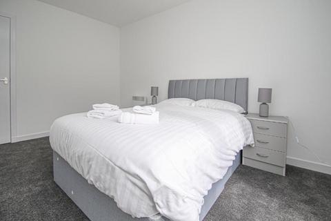 3 bedroom apartment to rent, 117 Ingram Street, Glasgow G1