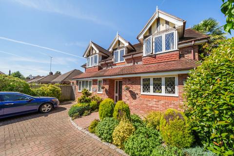 3 bedroom detached house for sale, Oakhill Avenue, Pinner, Middlesex