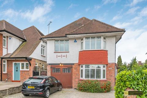 5 bedroom detached house to rent, London N14