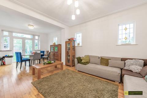 5 bedroom detached house to rent, London N14
