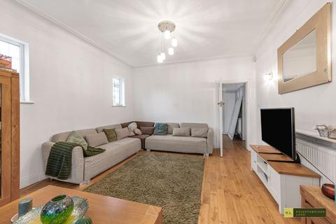 5 bedroom detached house to rent, London N14