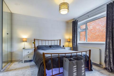 2 Sundew Close, New Milton, BH25 5YA