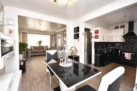 3 bedroom semi-detached house for sale, Lyme Chase, Leeds, West Yorkshire