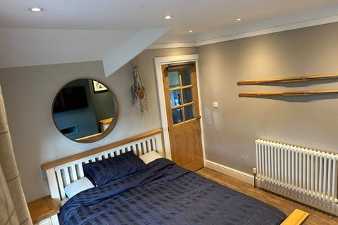 11 Hall Road, Ashton-under-lyne, OL6 8QB
