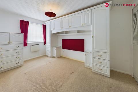 2 bedroom apartment for sale, Honeysuckle Close, Bedfordshire SG18