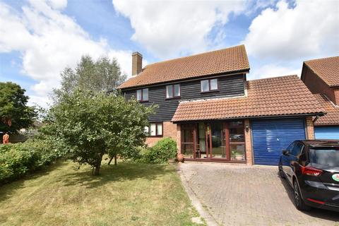 4 bedroom detached house for sale, Oast House Field, Icklesham, Winchelsea