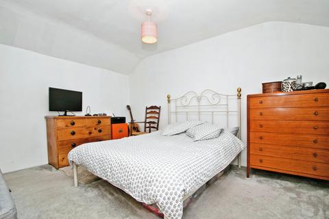 3 Chapel Terrace, Illogan Highway, Redruth, TR15 3LJ