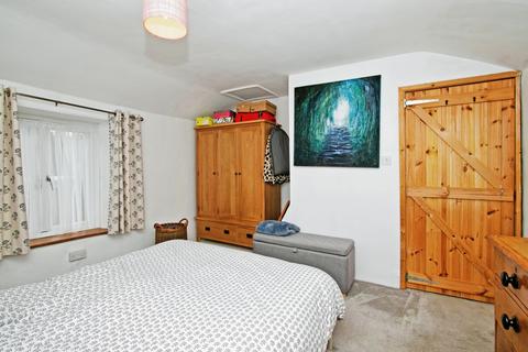 3 Chapel Terrace, Illogan Highway, Redruth, TR15 3LJ