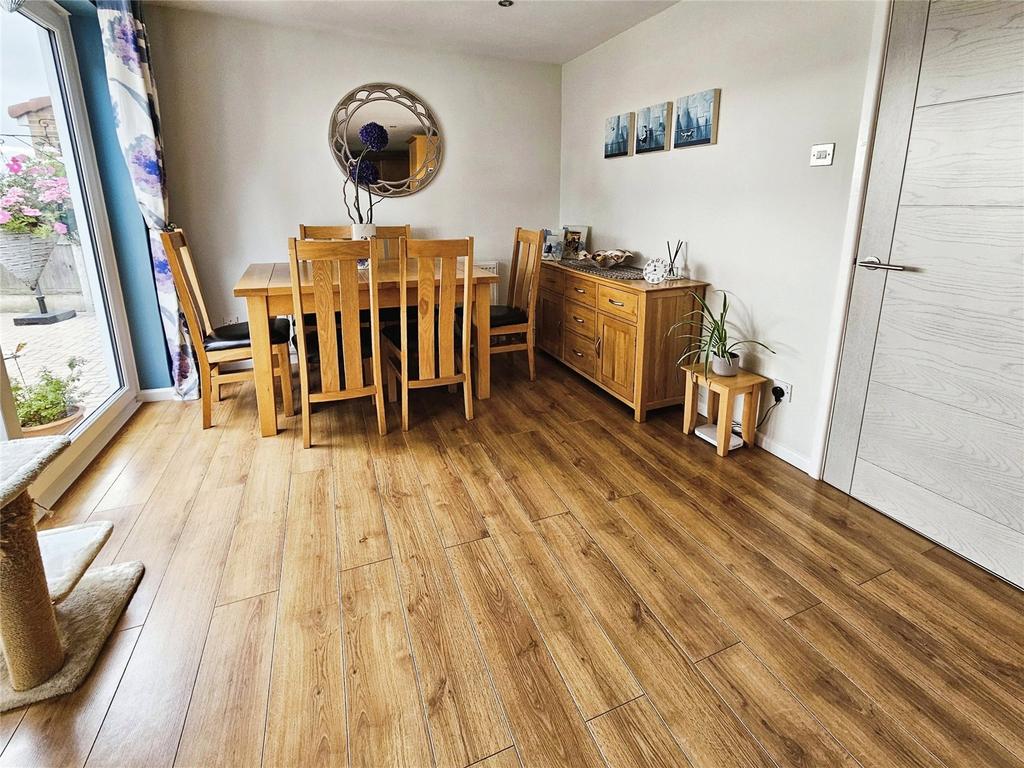 Kitchen/Diningroom