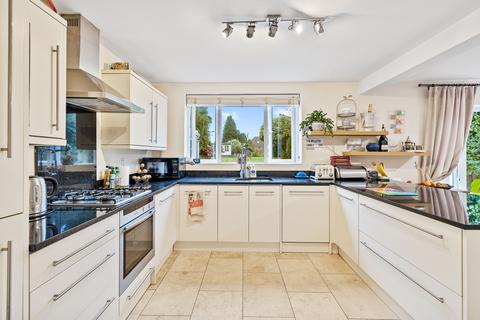 68a Farleigh Road, Warlingham, CR6 9ED