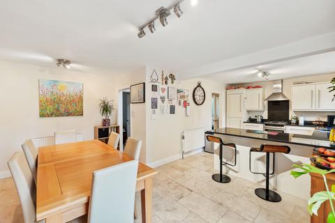 68a Farleigh Road, Warlingham, CR6 9ED