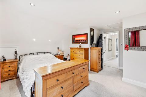 68a Farleigh Road, Warlingham, CR6 9ED